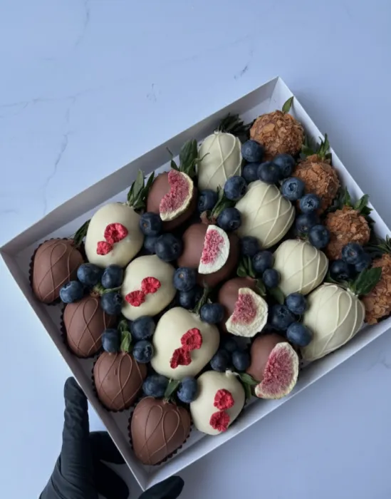 Бокс з полуниці у шоколаді - CHOCOBOX